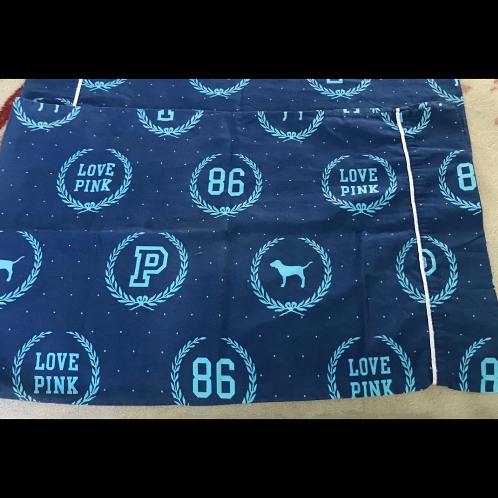 VS PINK PILOWCASES